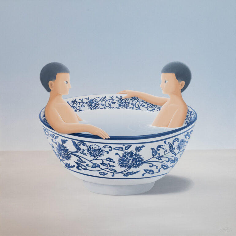 Artista Tailandês Explora Fronteiras Culturais em Exposição Inovadora